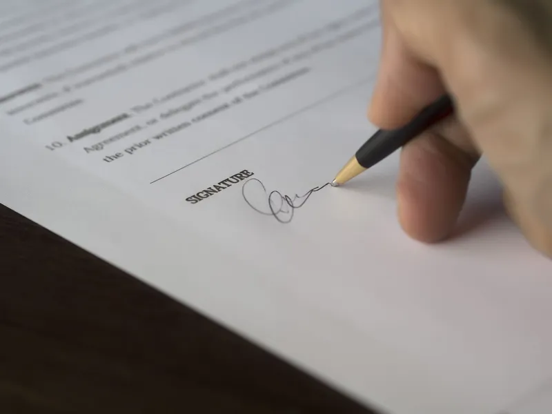 Firma de un acuerdo de confidencialidad (NDA) para un proyecto de app